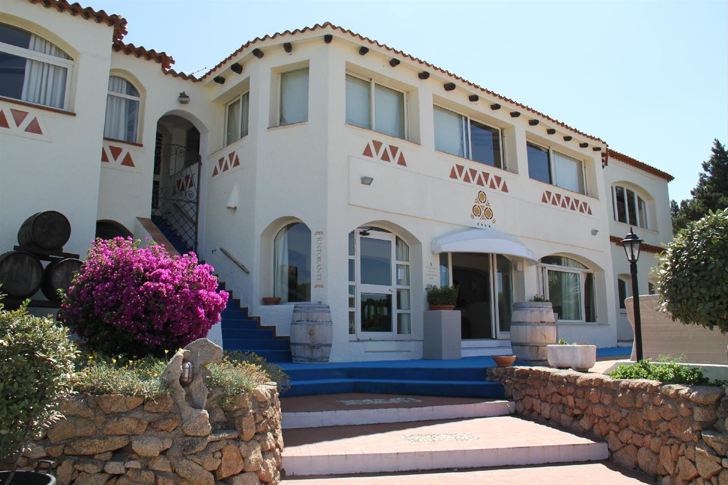 Hotel Tre Botti บายาซาร์ดิเนีย ภายนอก รูปภาพ